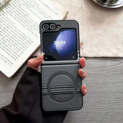 Coque Samsung Galaxy Z Flip 6 compatible MagSafe : 2 coques au choix