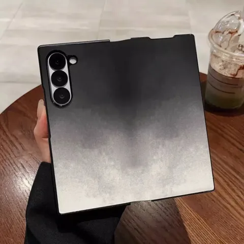 Coque Samsung Galaxy Z Fold 5 dégradé noir et gris, compatible MagSafe