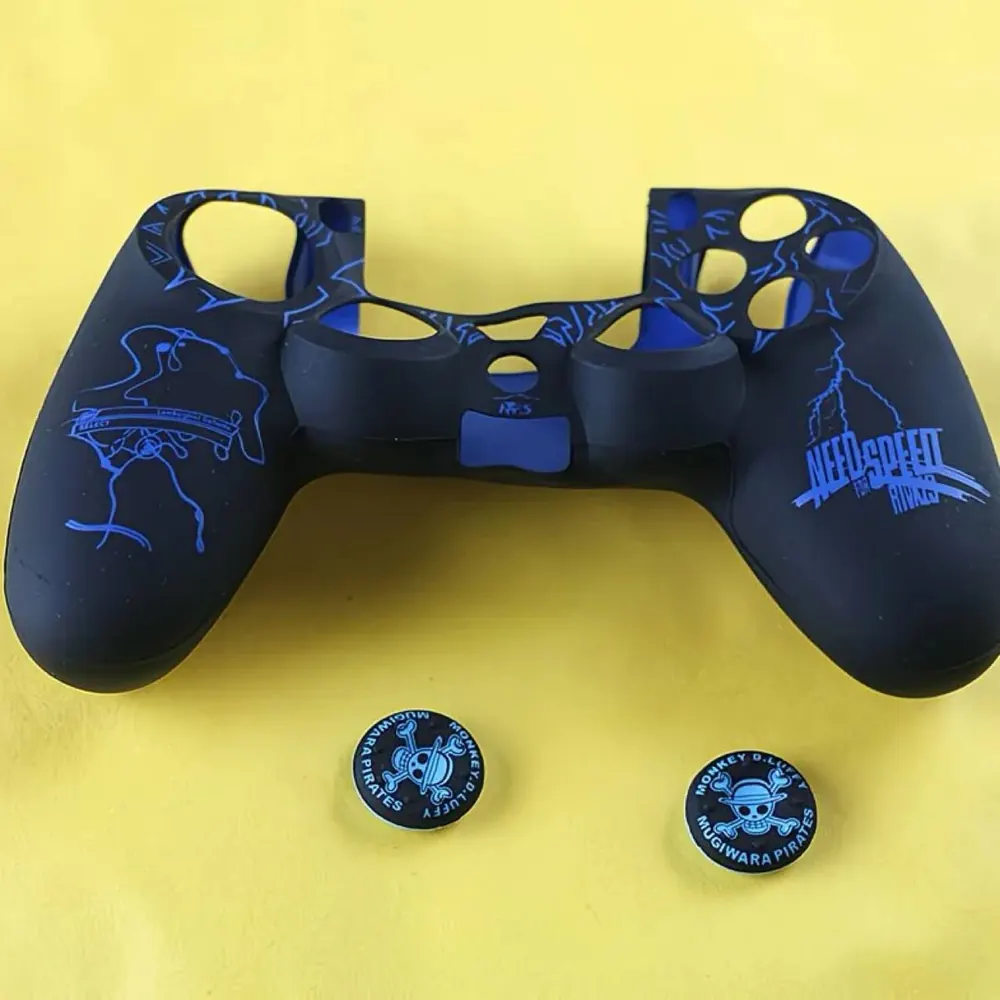 Protection silicone pour manette PS4 et 2 capuchons de joystick, motifs Need for Speed et One Piece – Image 2